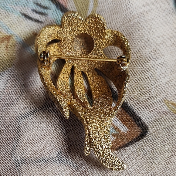 Gold Tone Plated Textured Rhinestone Flower Unsigned Unisex Vintage Brooch Pin - Picture 2 of 11
